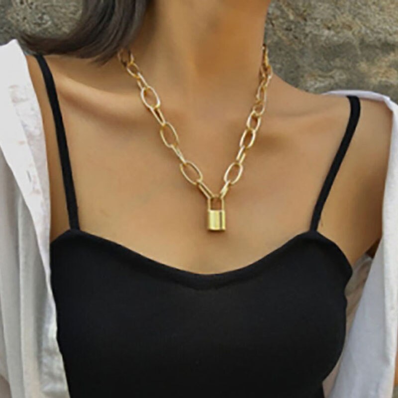 Oval Chain Lock Necklace