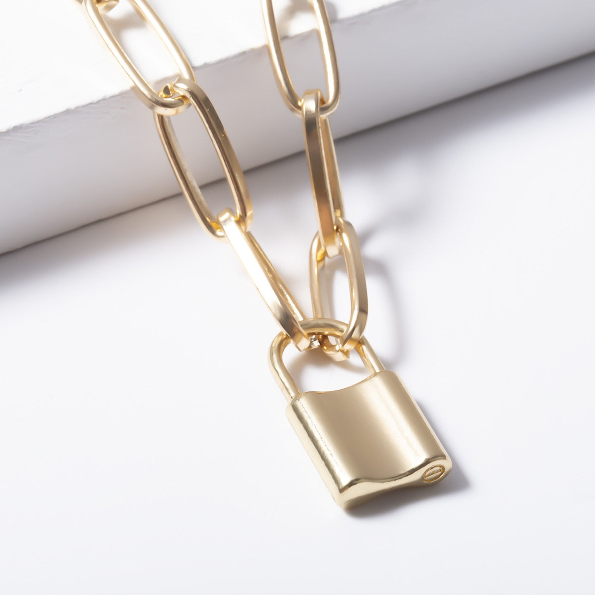 Oval Chain Lock Necklace