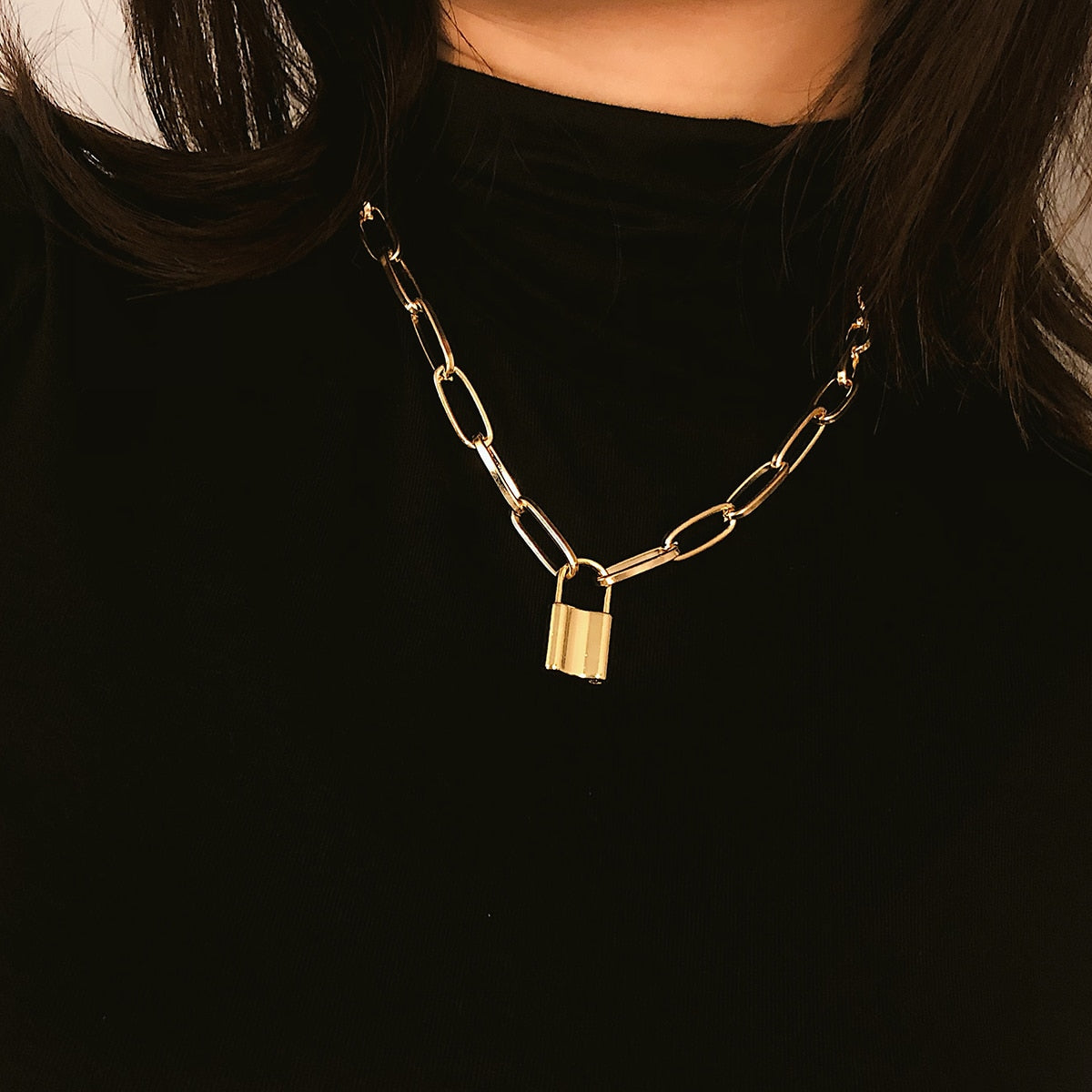 Oval Chain Lock Necklace