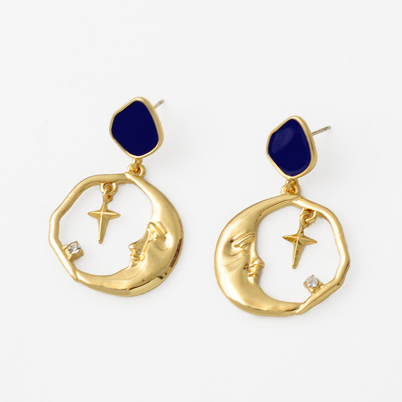 Free-Form Star Moon Earrings in Gold