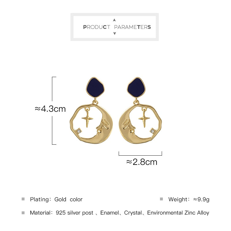 Free-Form Star Moon Earrings in Gold