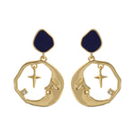 Free-Form Star Moon Earrings in Gold